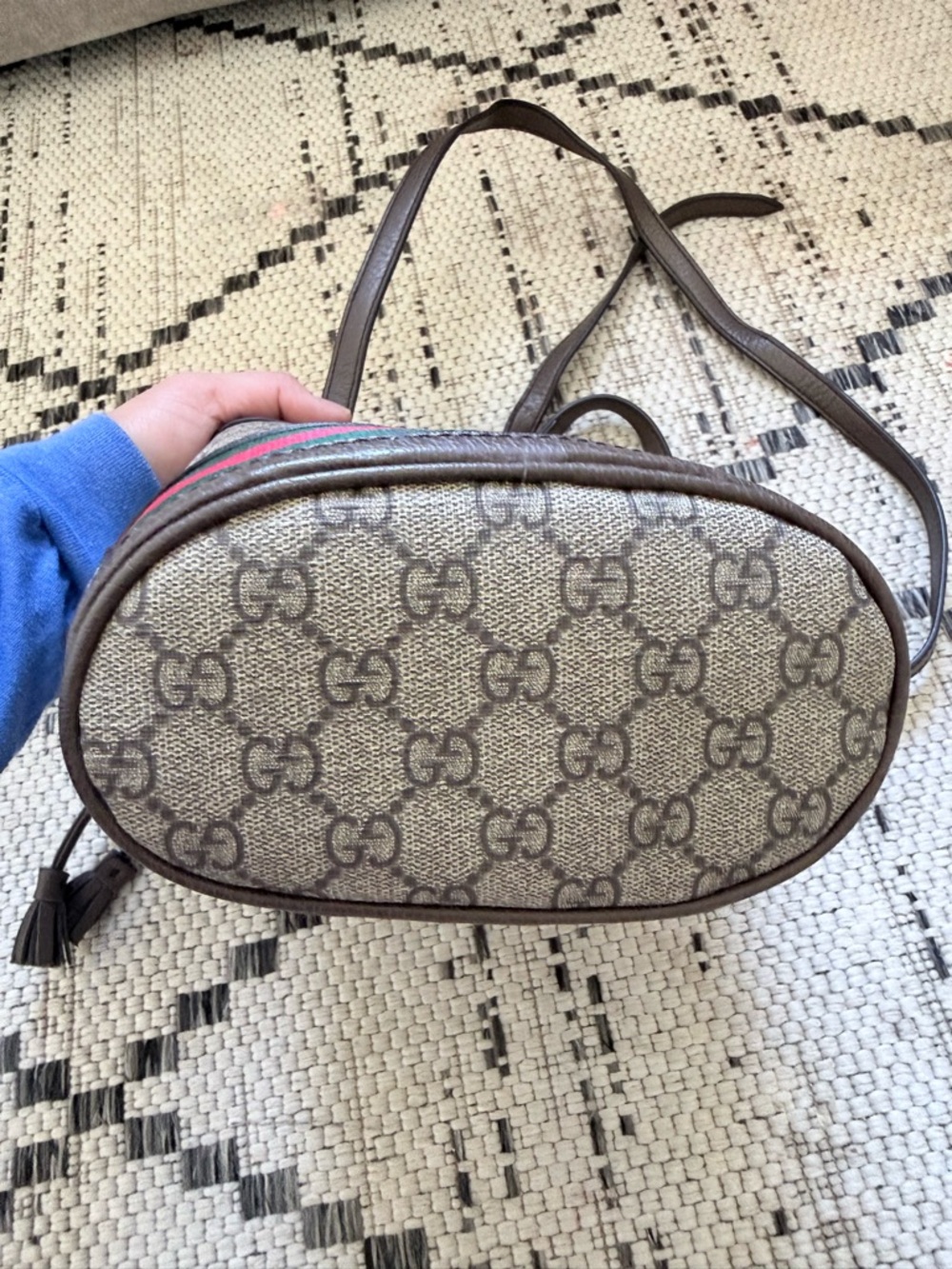 Reposhed - Gucci Ophidia GG Monogram Mini Bucket Bag - Picture 4 of 10